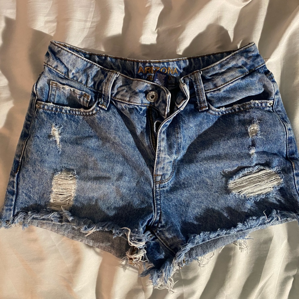 Arizona short
